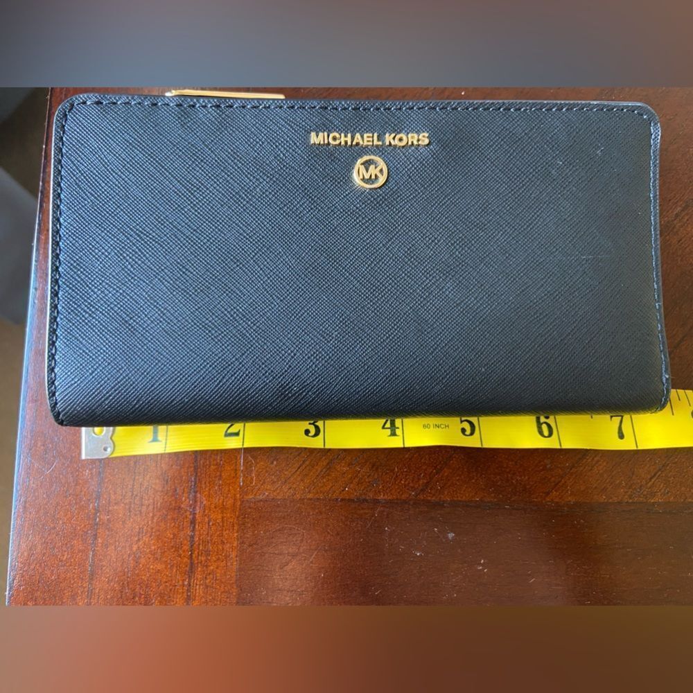 MICHAEL KORS black purse - Picture 8 of 9